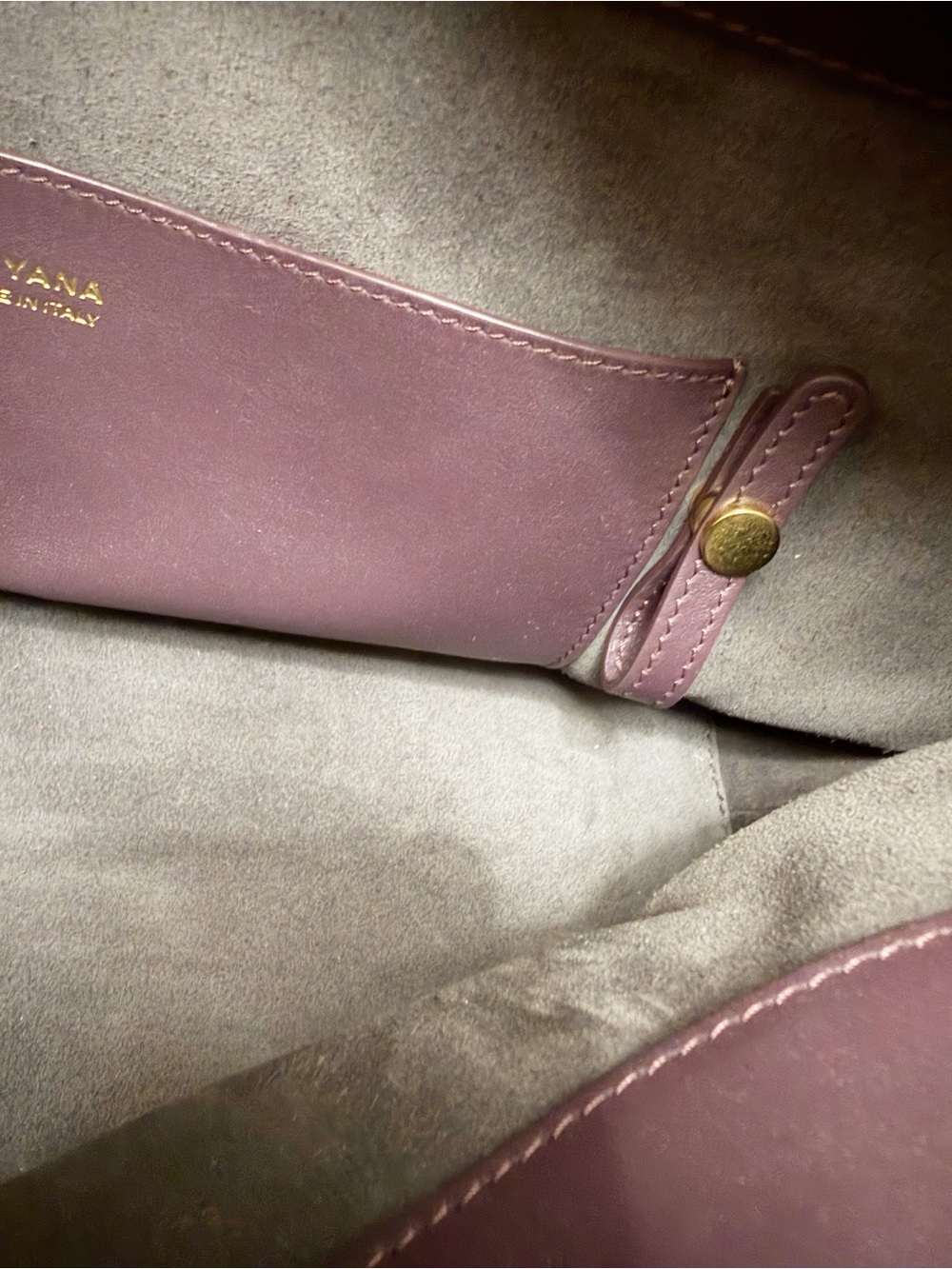 Cuyana Forma Shoulder Bag in Plum Compact Functional Purse - Picture 11 of 12